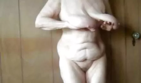 NextDoorBuddies video porno lesbiche massaggi trovato lavoratore tuttofare per la masturbazione