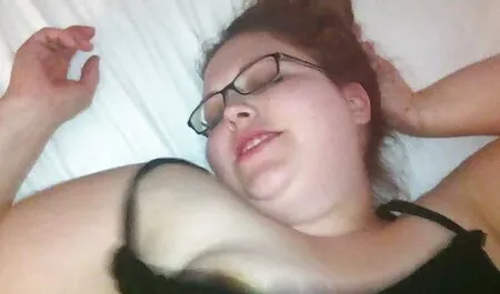 Legato slave ottiene pompino e scopata film lesbico porno anale dal padrone