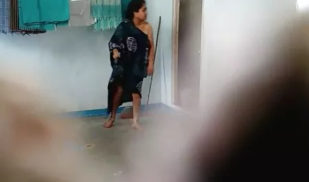 Katarina dà nella video lesbiche mature italiane sua giovane figa russa su un treno in corsa