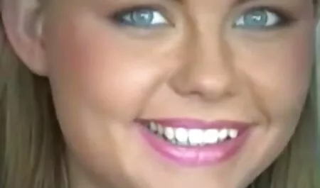 Sasso, carta, forbici, strisce! Il primo perde nudo! video porno di ragazze lesbiche