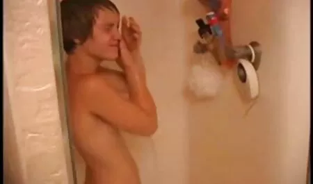 Caldo adolescente Ustmamò video porno ragazze lesbiche Dildo