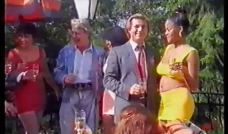 Incredibile video lesbiche orge ragazza in pigiama è completamente nudo