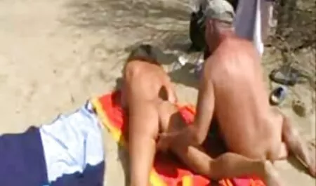 prende una banana, due video lesbiche gratuiti banane nei suoi buchi!