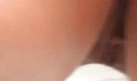 Molto bella petite adolescente hardcore film porno donne lesbiche e sborrata in faccia