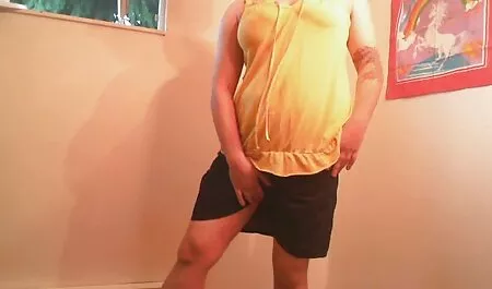Oliato ragazza bianca con grande culo chic si incula per video lesbiche hard te