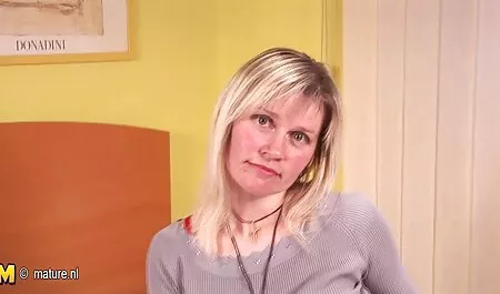 Bionda visita la clinica ginecologica massaggi erotici tra lesbiche