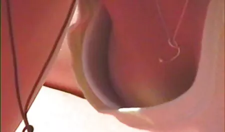 In video porno tra lesbiche gratis attesa di una stampante mentre si masturba