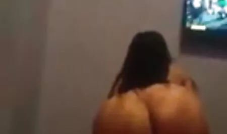 Pulcino caldo video lesbiche amatoriale lo porta all'estremo