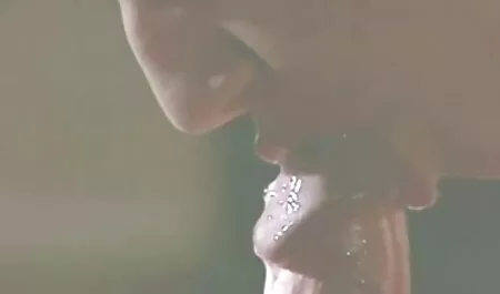 Coppia gioca video porno tettone lesbiche con i loro giocattoli