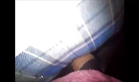 Affamato video porno di lesbiche vecchie di cazzo suocera lo seduce