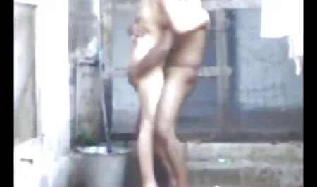 Giovane Milf seduce la sua film erotici lesbiche tatuata figliastra