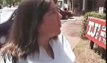 Fake Driving School video porno lesbiche gratuiti American Tinka ha ricevuto un crimpeye da un istruttore britannico
