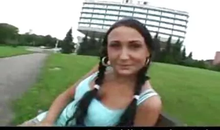 La ragazza film porno donne lesbiche adolescente si scopa duro con le dita la figa stretta e il culo vergine si scopa con le dita da vicino