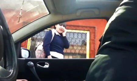 ExtraBigDicks Hung Mover prende 2 cazzi contemporaneamente video lesbiche hard