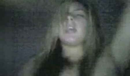Sexy cameriera francese si masturba con la video porno italiani lesbiche bacchetta, guanti di raso, cums sul grembiule