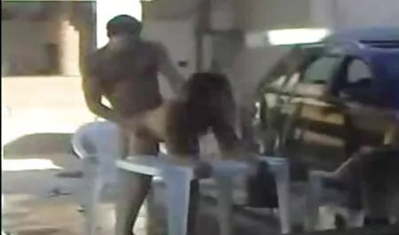 Interrazziale Pompino video lesbiche hard all'aperto
