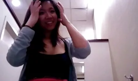 Ambita ragazza ama video lesbiche hard giocare con il suo clitoride