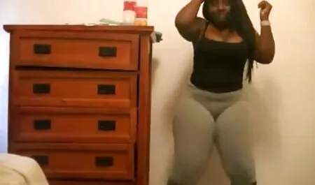 Ebano Milf scopata da pompato film porno lesbici massaggiatore @SiaBigSexy
