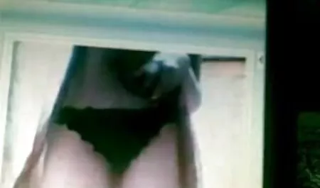 BAEB Adria Rae video lesbiche amatoriale e James Deen intensamente cazzo nella vasca idromassaggio
